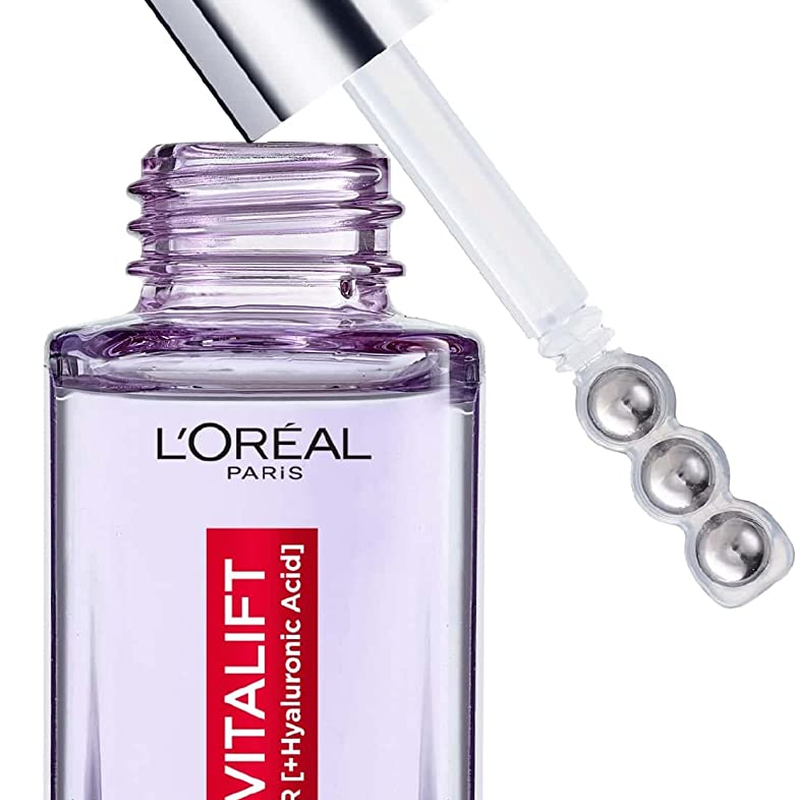 Serum de ojos de Hyaluronic Acid and Caffeina, Revitalift Filler Eye Serum, rellena, ilumina y deshincha los ojos