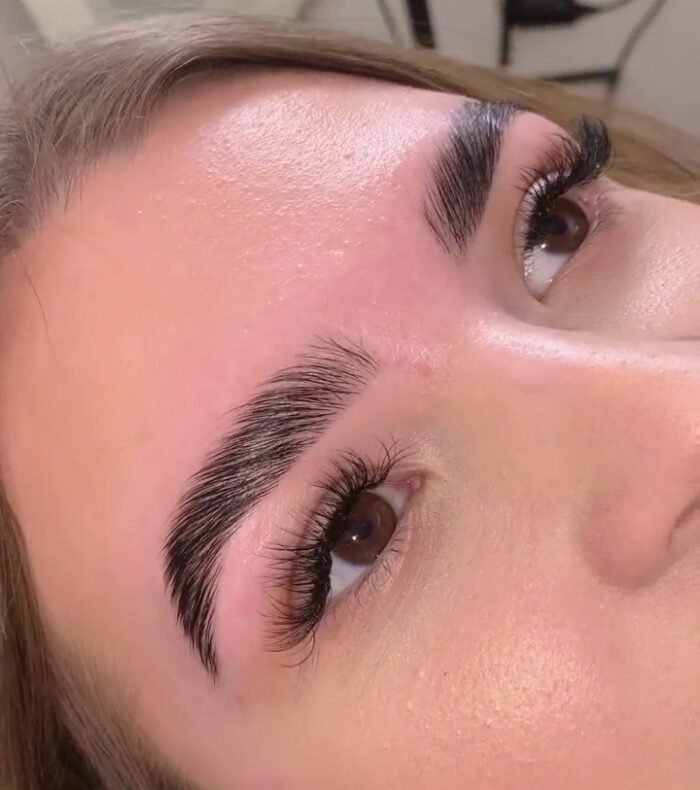 Jabon para cejas de BEAUTY CREATIONS - Imagen 2