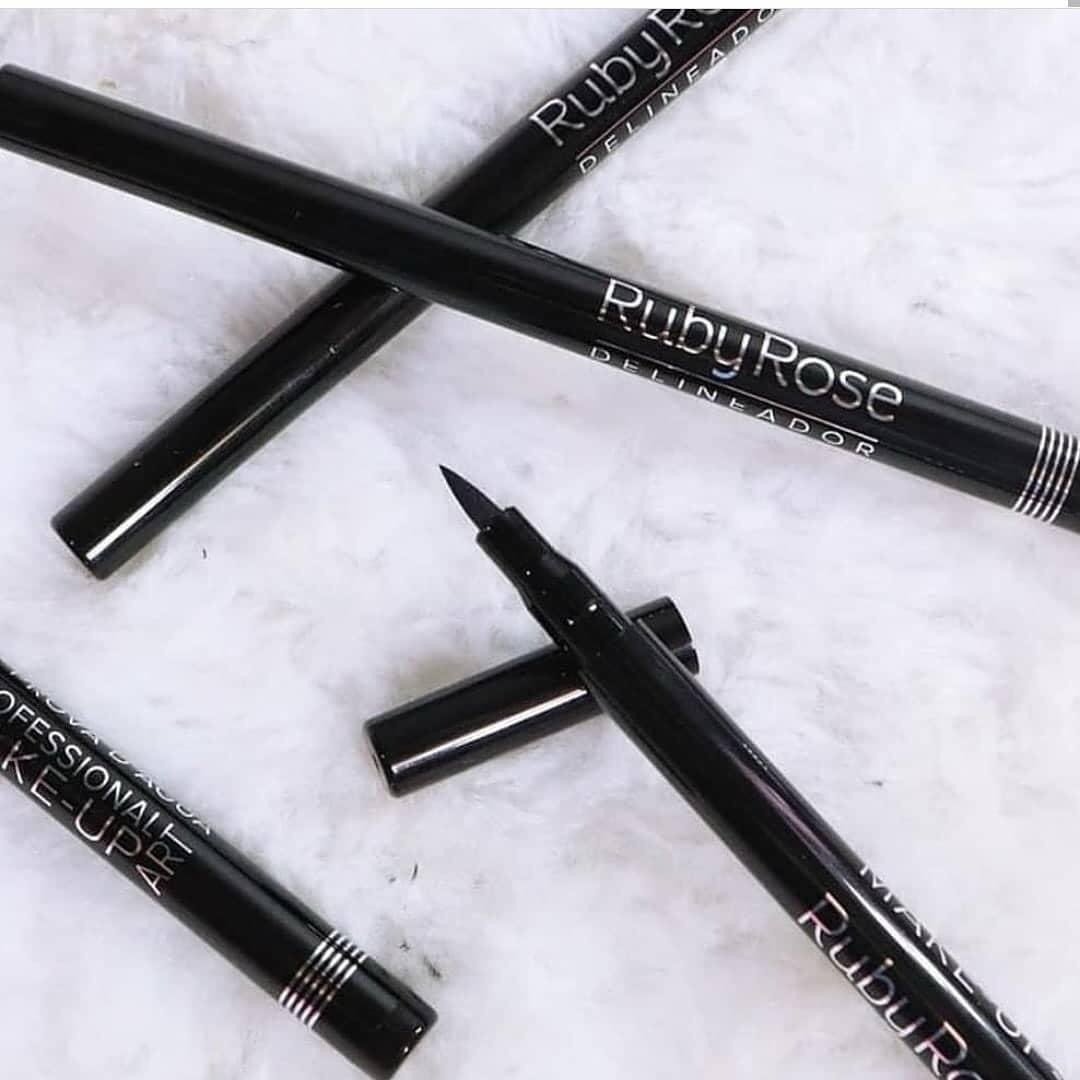 Delineador negro en plumón RubyRose